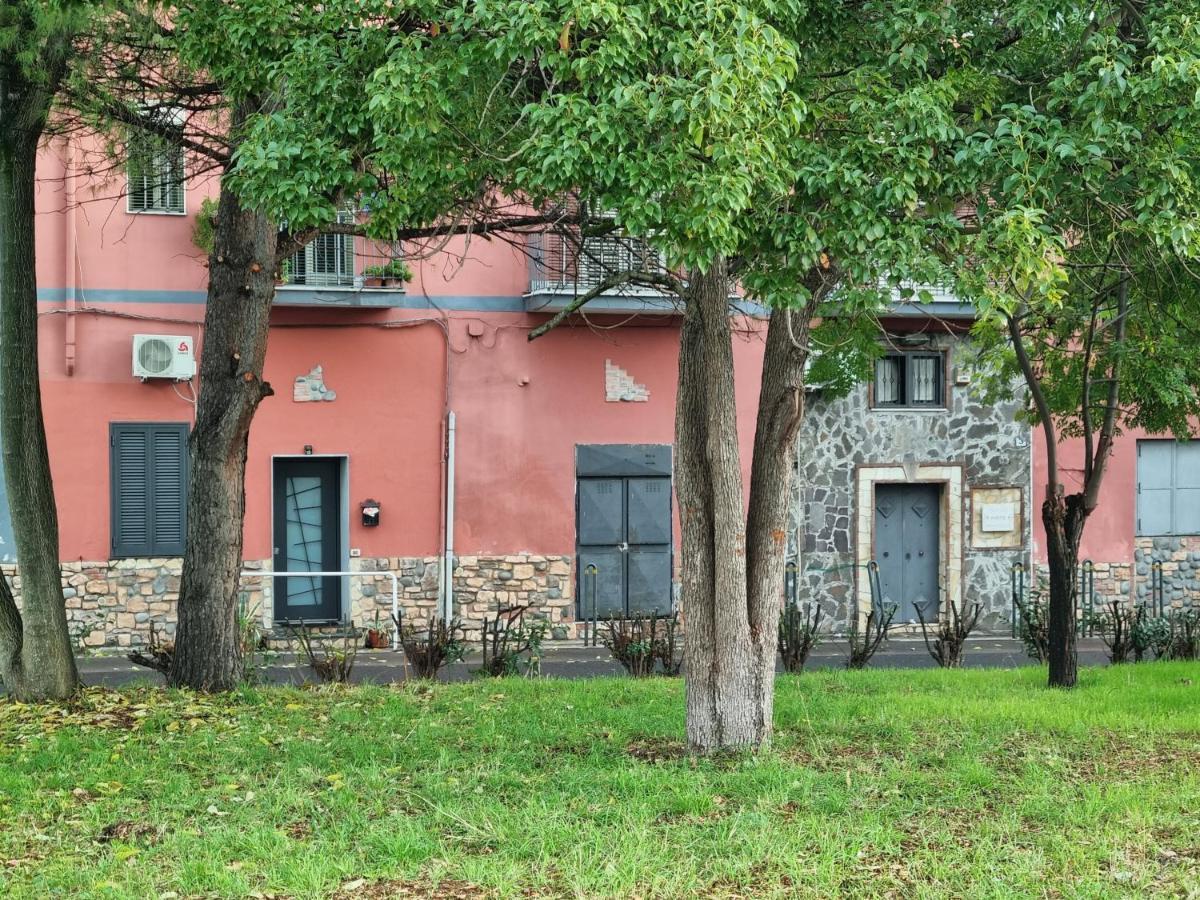 La Tana Del Viaggiatore, Parcheggio Gratuito Nápoles Exterior foto